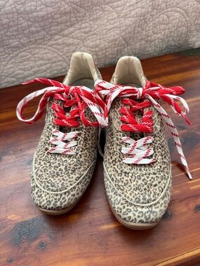 Dolce Vita size 8.5 Leopard Print Casual Sneakers with Red & White Laces NWT